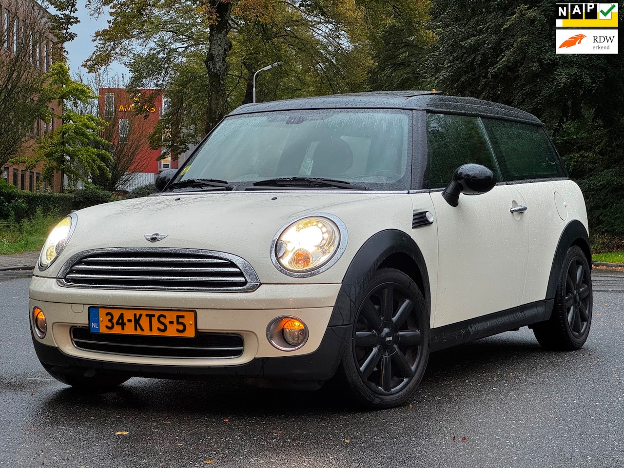 MINI Clubman - 1.6 Cooper Business Line|PANO|HARMAN|KARDON|XENON|6BAK|LEDER| - AutoWereld.nl