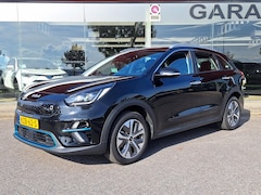 Kia e-Niro - ComfortLine 64 kWh | SOH: 97, 1% | Warmtepomp | 3 Fase | Climate | Stoelverwarming | Adapr