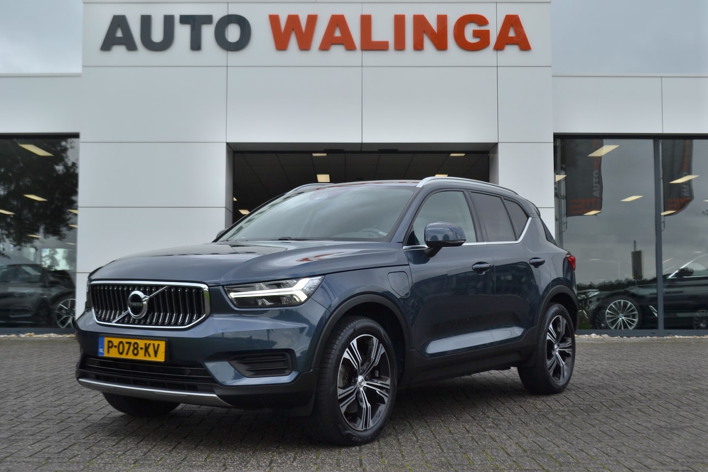 Volvo XC40 - 1.5 T4 Recharge Inscription | Achteruitrijcamera | Trekhaak 1800kg | Stuur en stoelverw. | - AutoWereld.nl