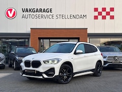 BMW X1 - XDrive25e|Panodak|Afn Trekhaak|Elektrische Klep|Camera|Sfeerverl|Half Leder|Carplay