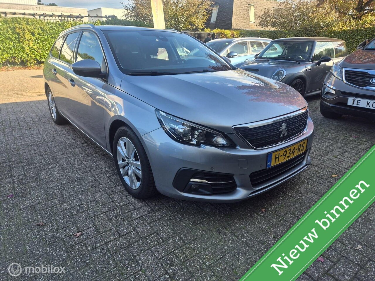 Peugeot 308 SW - 1.2 PureTech Blue Lease Premium 1.2 PureTech Blue Lease Premium - AutoWereld.nl