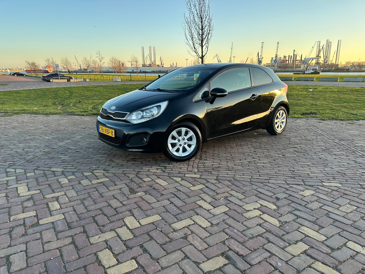 Kia Rio - 1.2 CVVT Super Pack Lux - AutoWereld.nl
