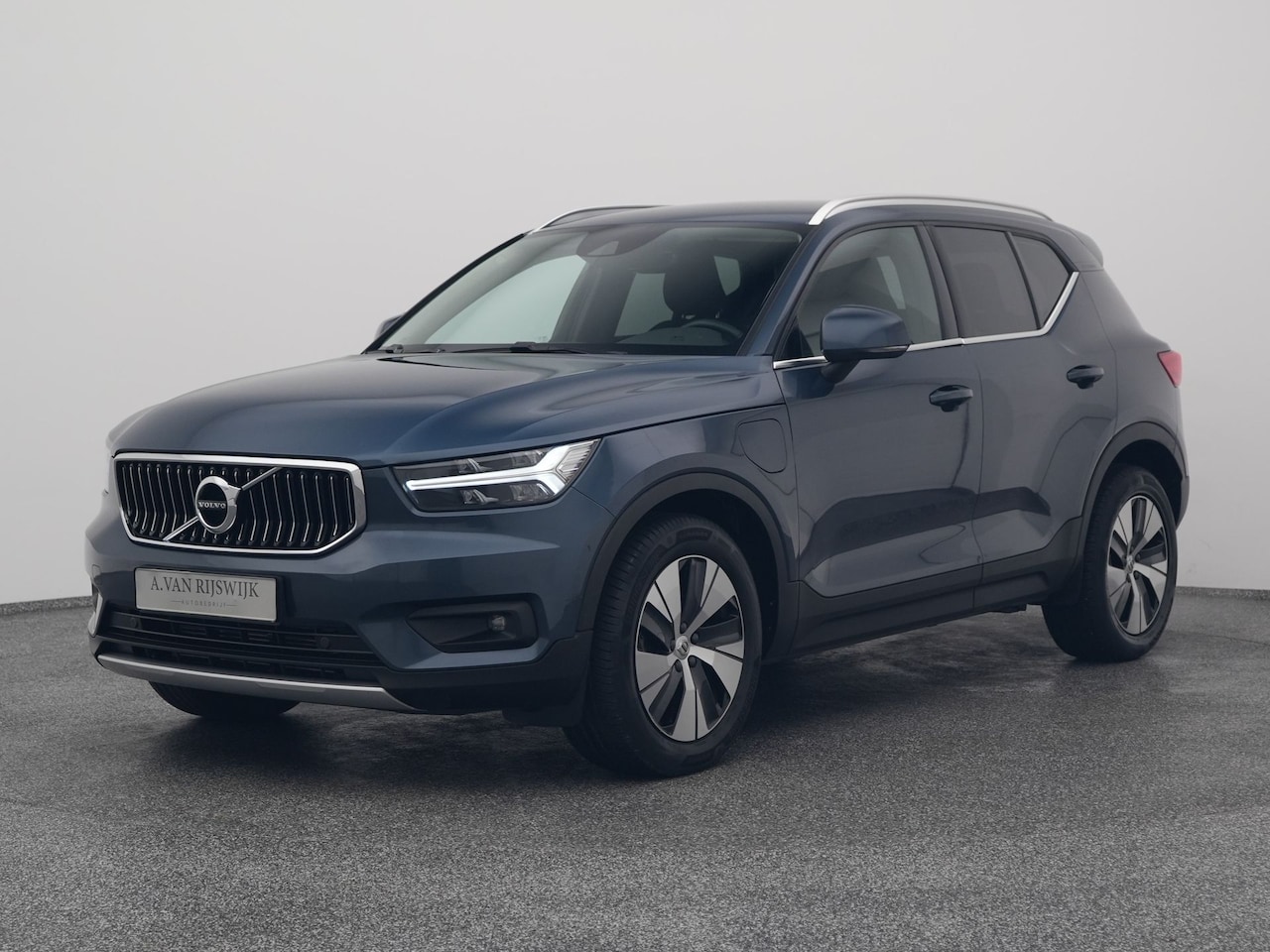 Volvo XC40 - 1.5 T5 Recharge Inscription Expression | CAMERA | STOELVERW. - AutoWereld.nl