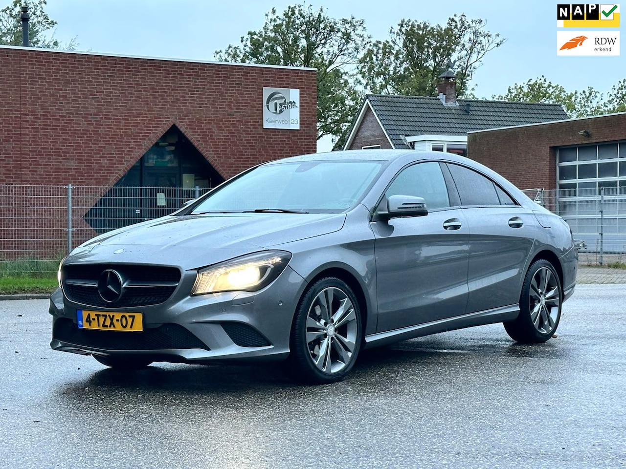 Mercedes-Benz CLA-Klasse - 200 Ambition Automaat*Navigatie*Cruise*NAP*Xenon*Airco*Half leder*LM velgen*Dealer onderho - AutoWereld.nl