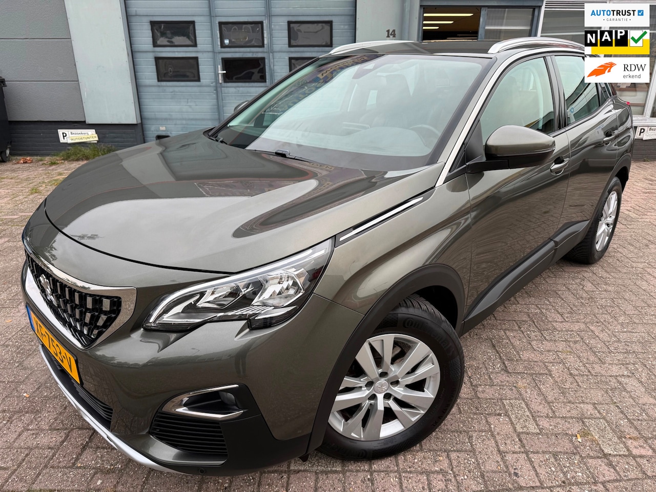 Peugeot 3008 - 1.2i TURBO 2019 131PK! ALLURE PACK EXE AUTOMAAT LEDER CARPLAY - AutoWereld.nl