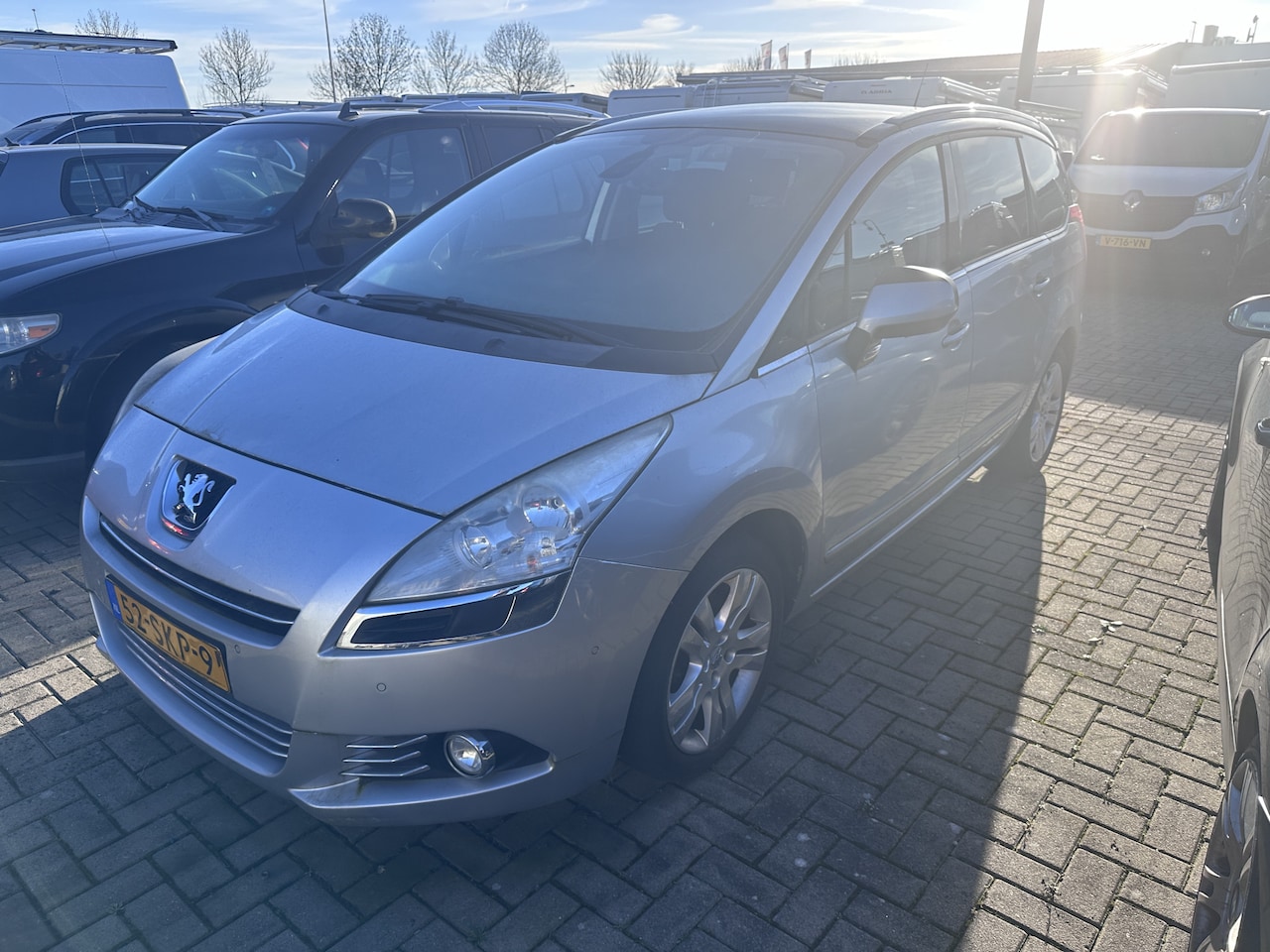 Peugeot 5008 - 1.6 THP Blue Lease Executive 7p. 1.6 THP Blue Lease Executive 7p. - AutoWereld.nl