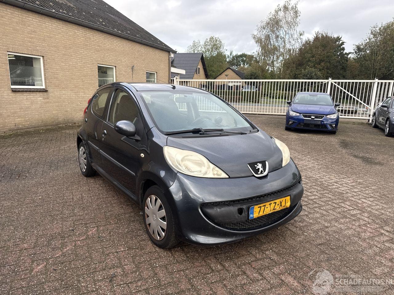 Peugeot 107 - 1.0-12V XS 1.0-12V XS - AutoWereld.nl