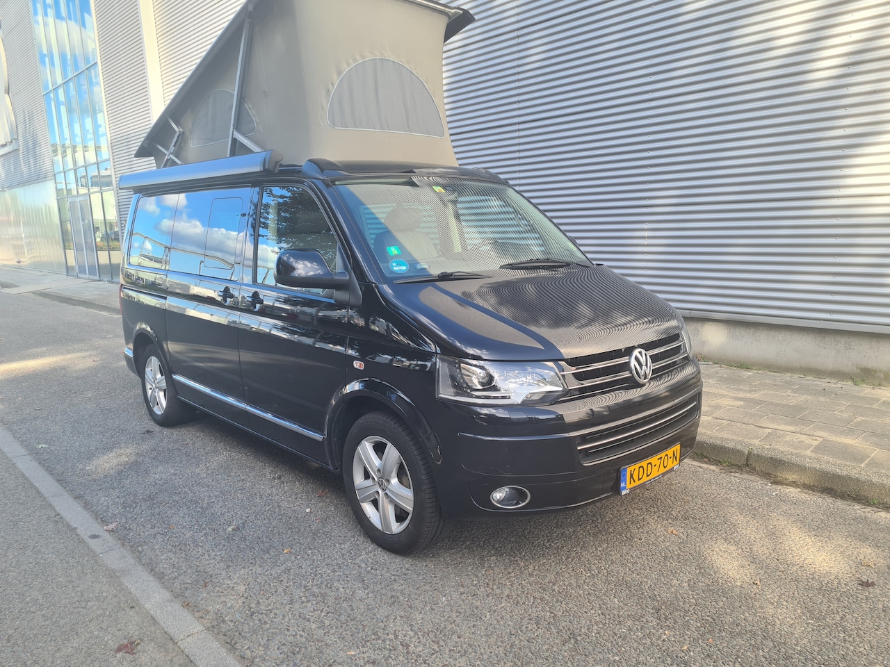 Volkswagen Transporter California - California aandrijving 4X4   BENZINE - AutoWereld.nl