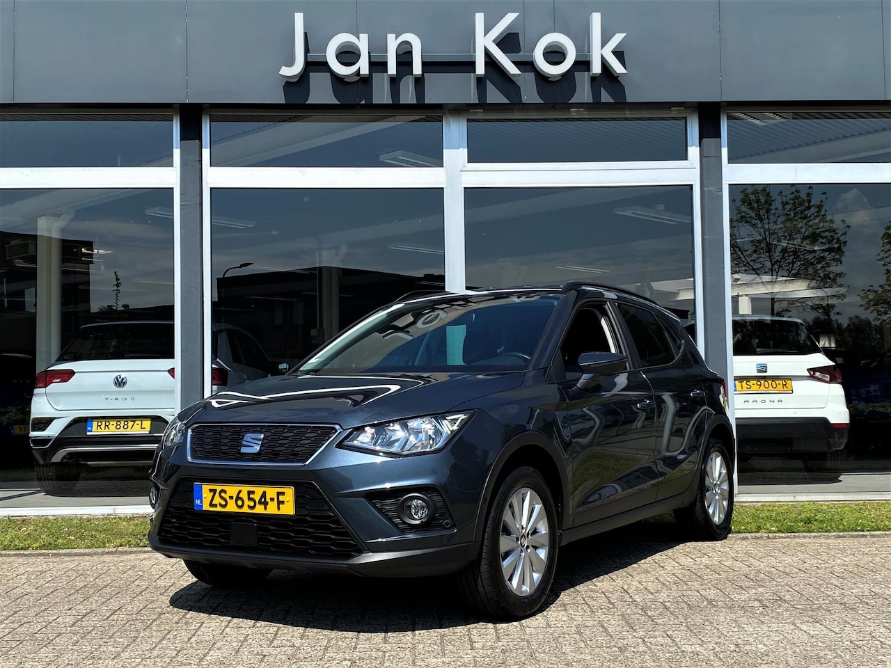 SEAT Arona - 1.0 TSi 95 pk Style Business Intense | Keyless | Camera | Cruise Control - AutoWereld.nl
