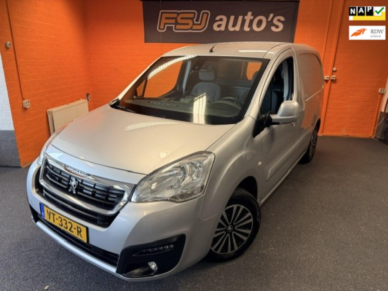 Peugeot Partner - 120 / 1.6 BLEU-HDI / 75PK / L1 / EURO 6 / AIRCO!! - AutoWereld.nl