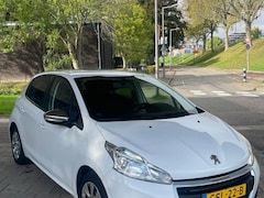 Peugeot 208 - 1.2 PureTech BJ 2018/5DRS/APK 09-2027