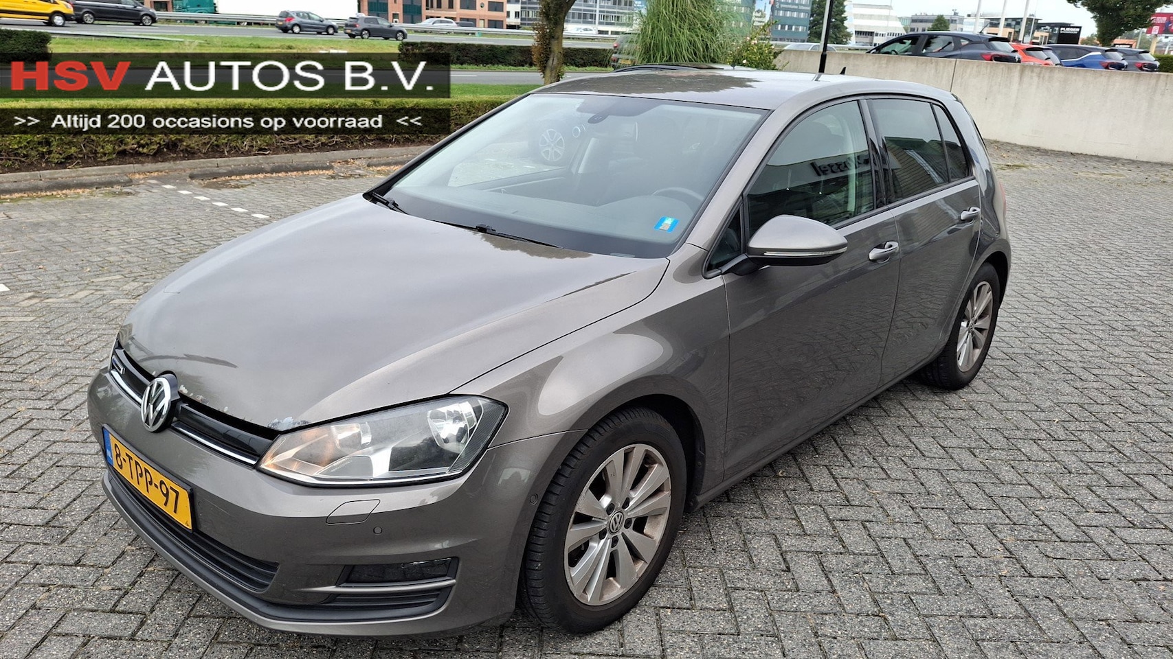 Volkswagen Golf - 1.6 TDI Highline BlueMotion navi LM 4-deurs - AutoWereld.nl