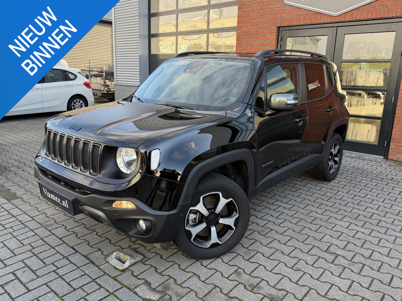 Jeep Renegade - 4xe 240 Plug-in Hybrid Electric Trailhawk 4xe 240 Plug-in Hybrid Electric Trailhawk - AutoWereld.nl