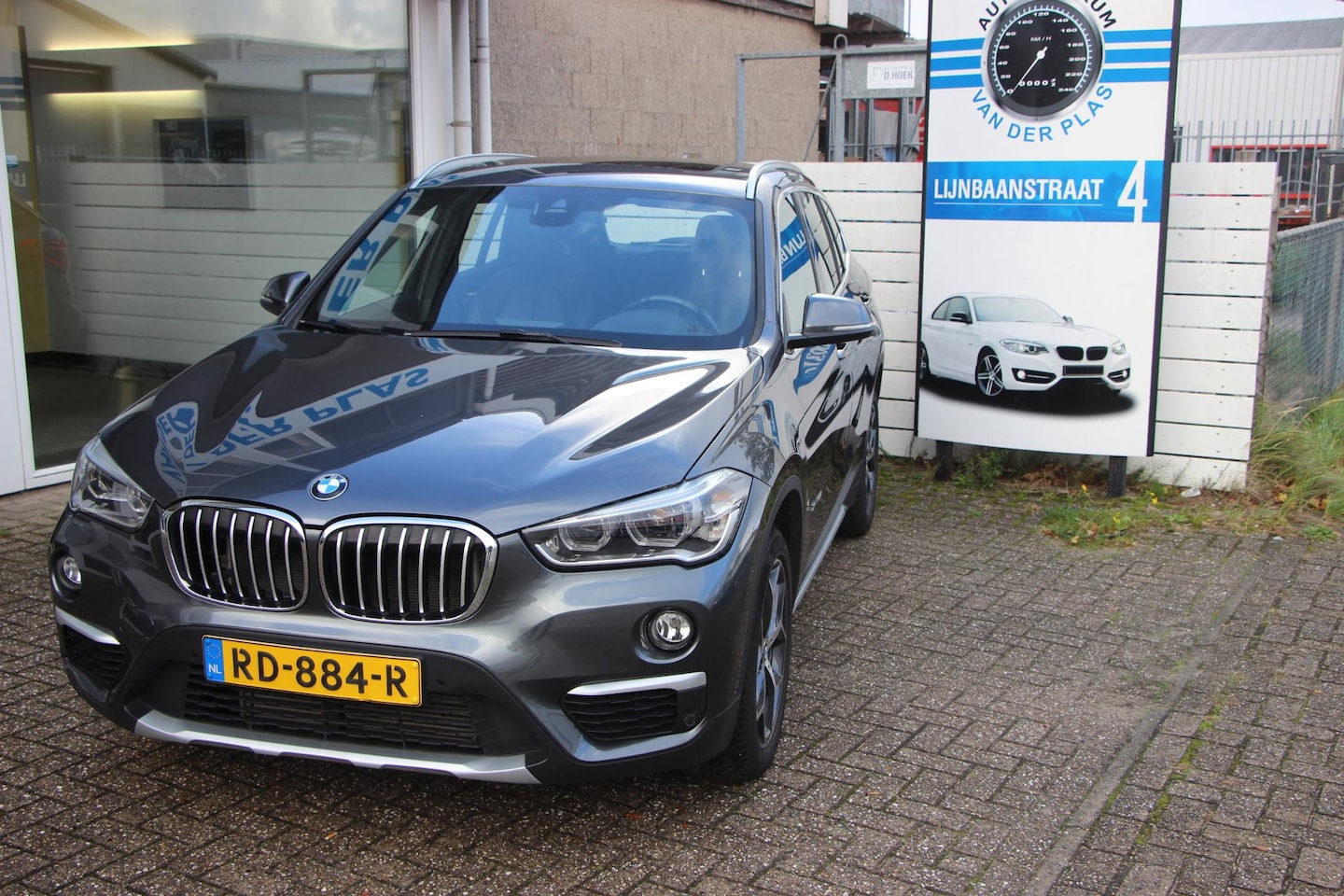 BMW X1 - xDrive20i High Executive PANO/HEADUP/NL - AutoWereld.nl