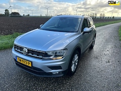 Volkswagen Tiguan - 1.4 TSI Comfortline Business Adpative CC Navigatie Enz