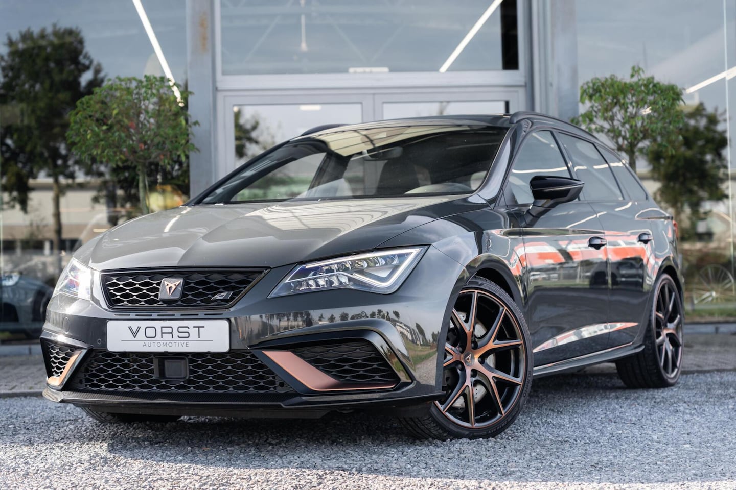SEAT Leon - 2.0 TSI CUPRA R 4Drive Carbon Pano Beats Brembo - AutoWereld.nl