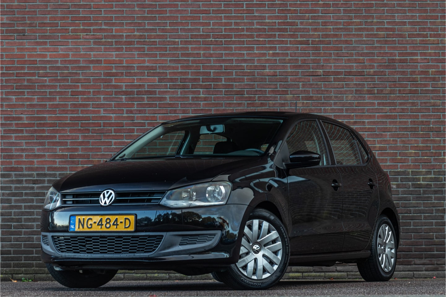 Volkswagen Polo - 1.4-16V Comfortline 1.4-16V Comfortline, Carplay, Trekhaak, PDC, Airco, Cruise control. - AutoWereld.nl