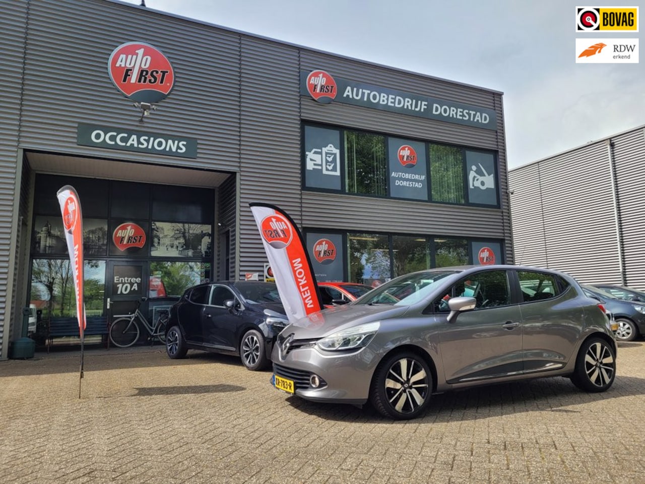 Renault Clio - 0.9 TCe Iconic | | Navigatie | Cruise control | Climate control | Keyless | All Seasons - AutoWereld.nl