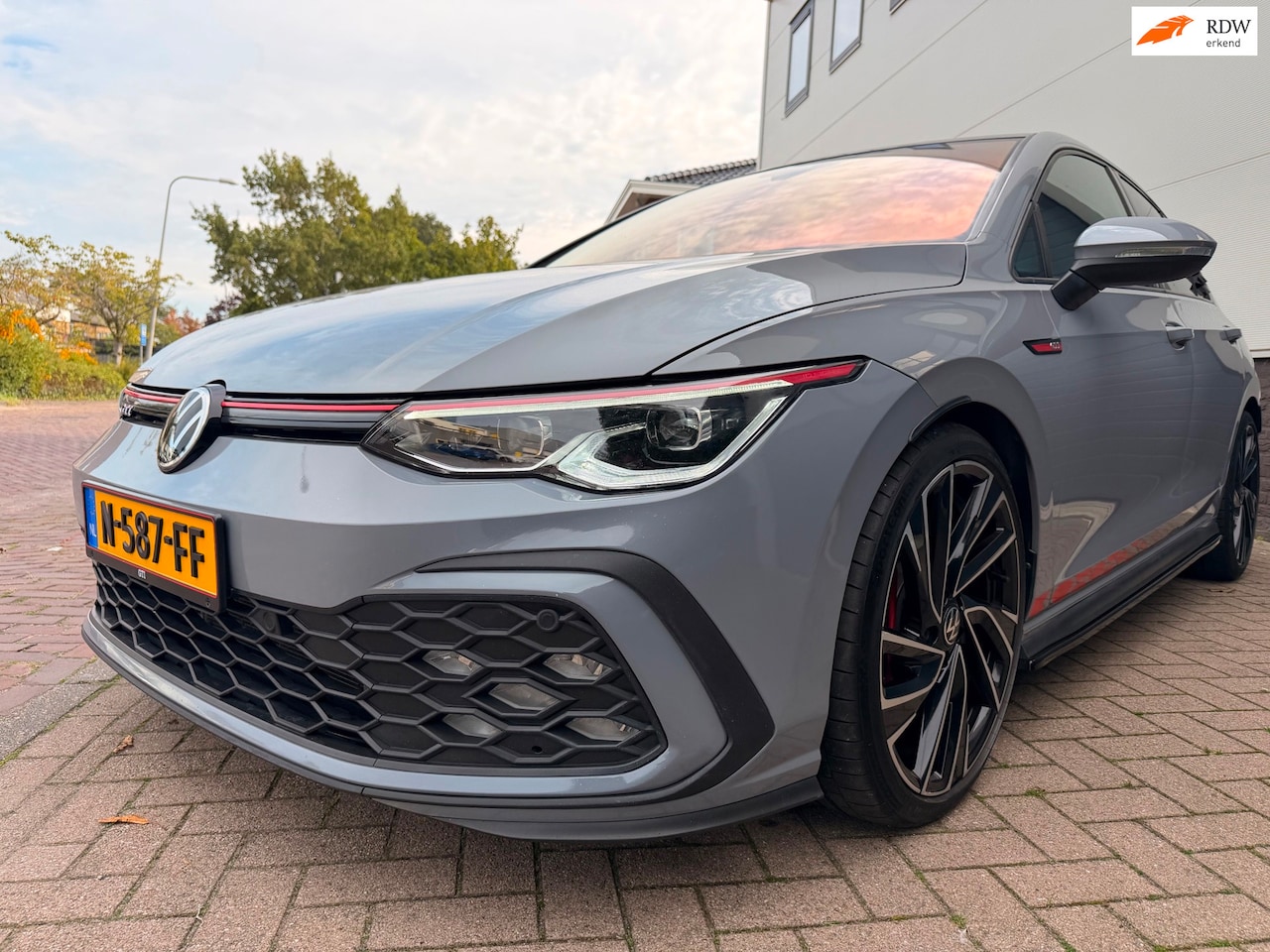 Volkswagen Golf - 2.0 TSI GTI/Bom Vol/340pk/Pano/keyless/Sfeerverlichting/Camera/Flippers/IQ-Light - AutoWereld.nl