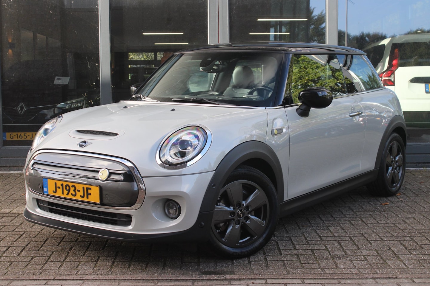 MINI Electric - Charged | 96% SOH | Head-up display | Harman/Kardon | Keyless | Camera | Carplay | Lane-as - AutoWereld.nl