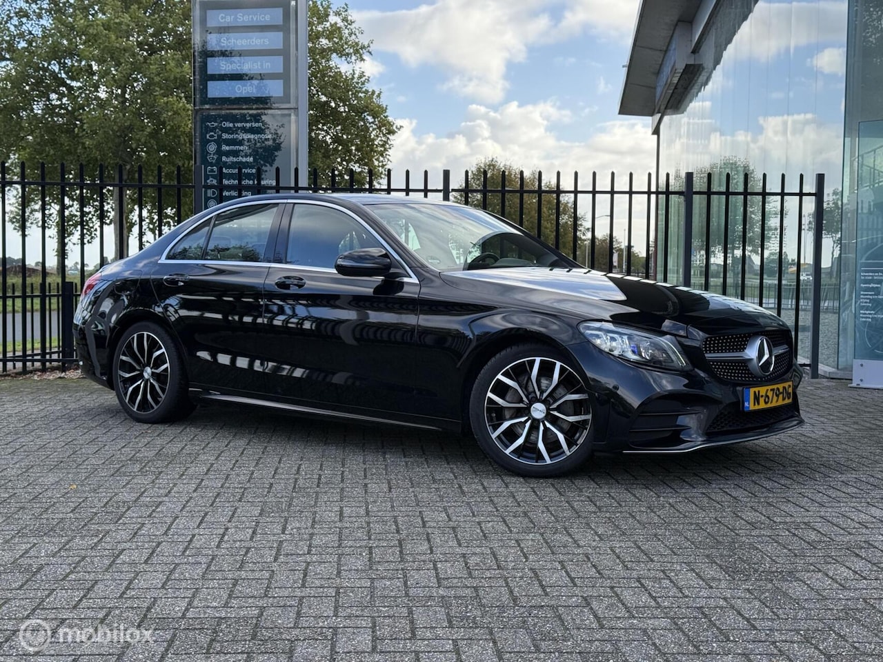 Mercedes-Benz C-klasse - 200 Launch Edition Business Line AMG Pano - AutoWereld.nl
