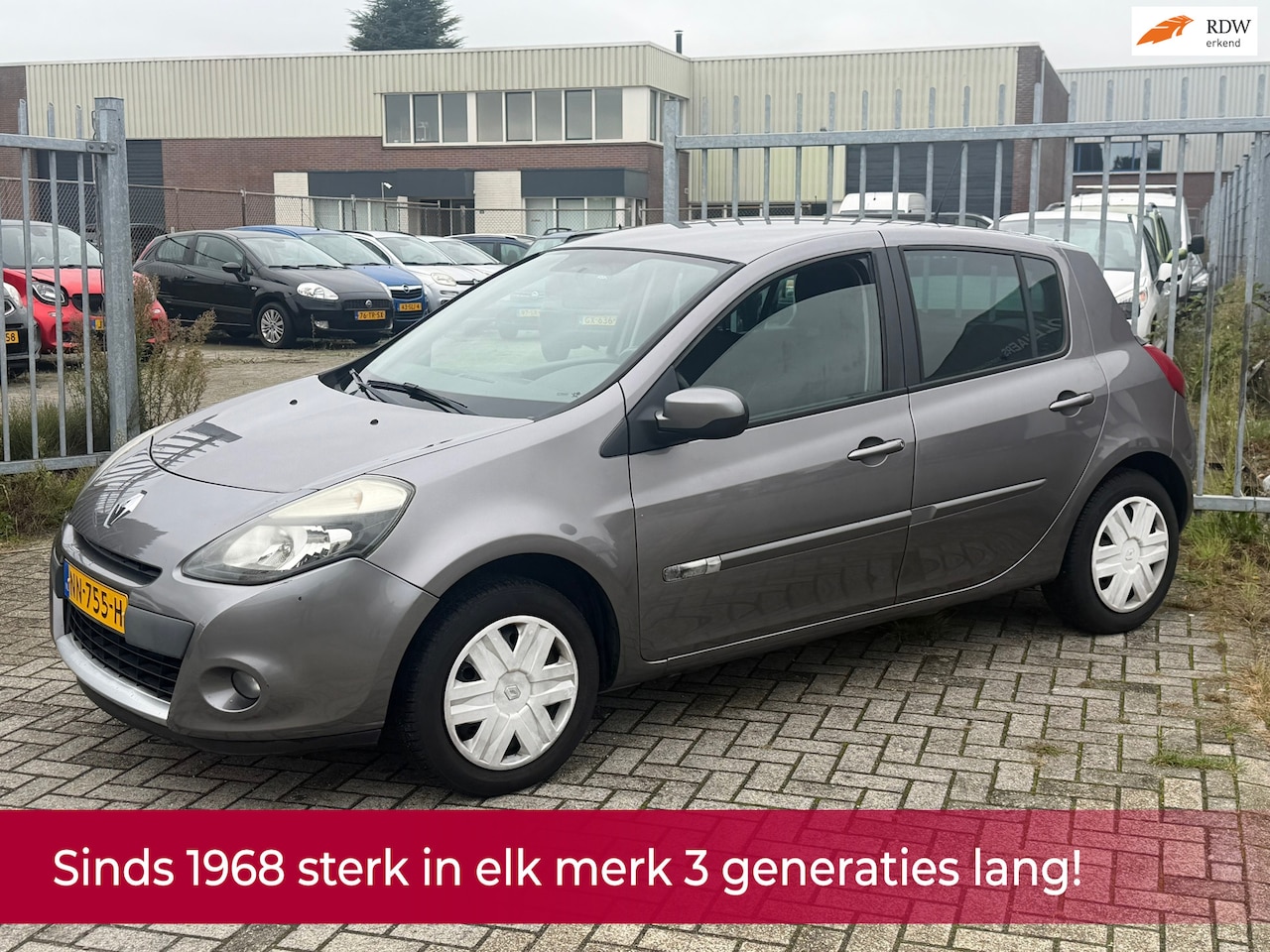 Renault Clio - 1.2 Collection 5 deurs 75pk! 2e eigenaar l Airco l Elek pakket l NIEUWE DISTRIBUTIE! GOED - AutoWereld.nl