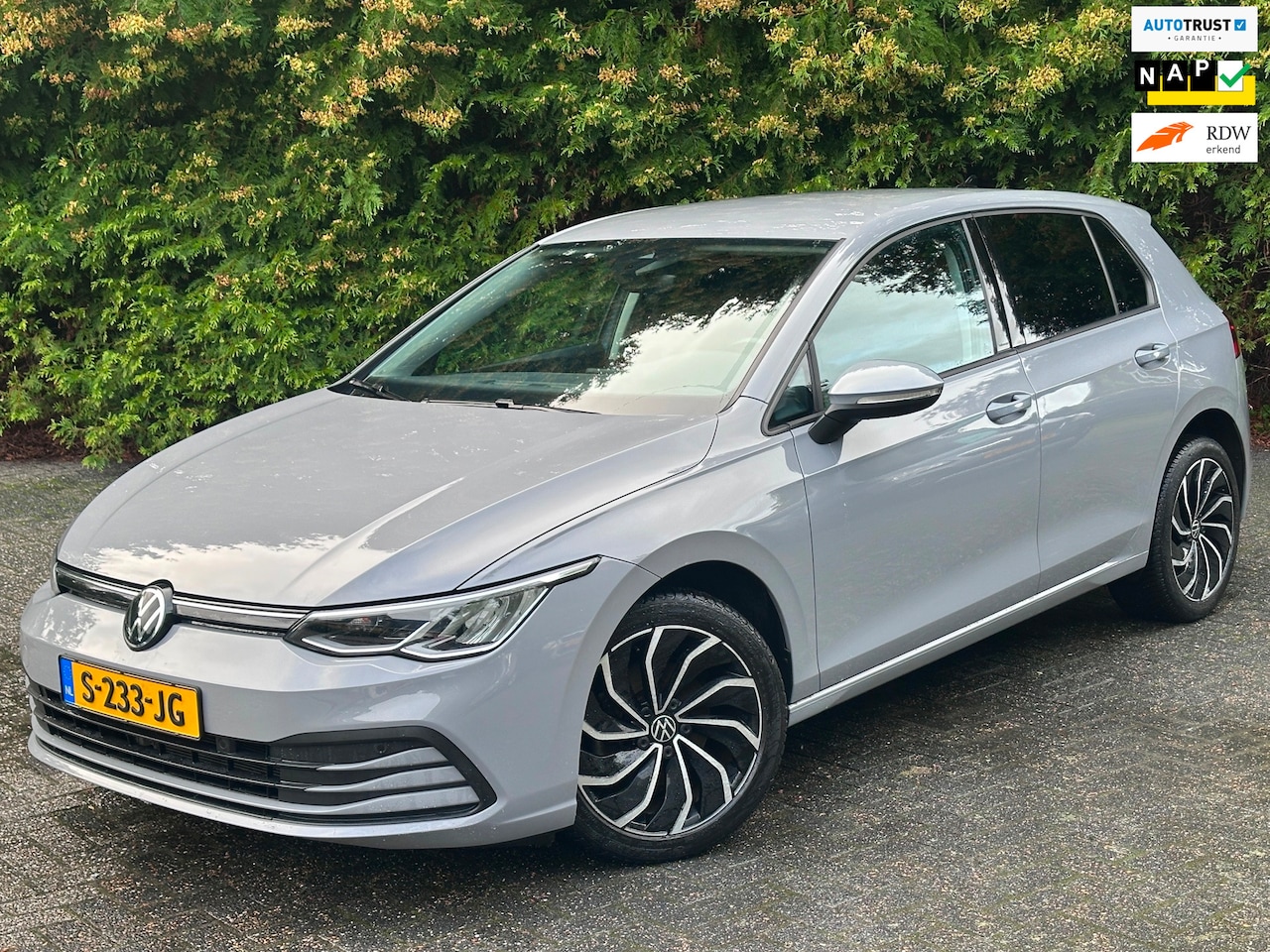 Volkswagen Golf - 1.0 TSI Life 110PK | Apple/Android Carplay | PDC | Cruise Control | LMV | DAB+ - AutoWereld.nl