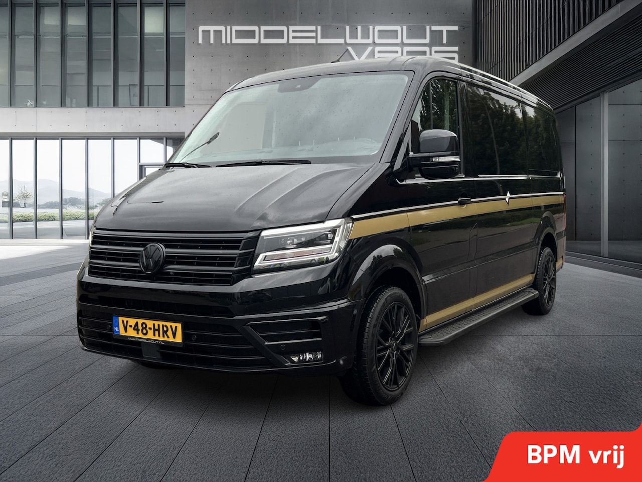 Volkswagen Crafter - 35 2.0 TDI L3H2 (L2H1) Black ED. /LED/Luchtgev. stoel/camera/ - AutoWereld.nl