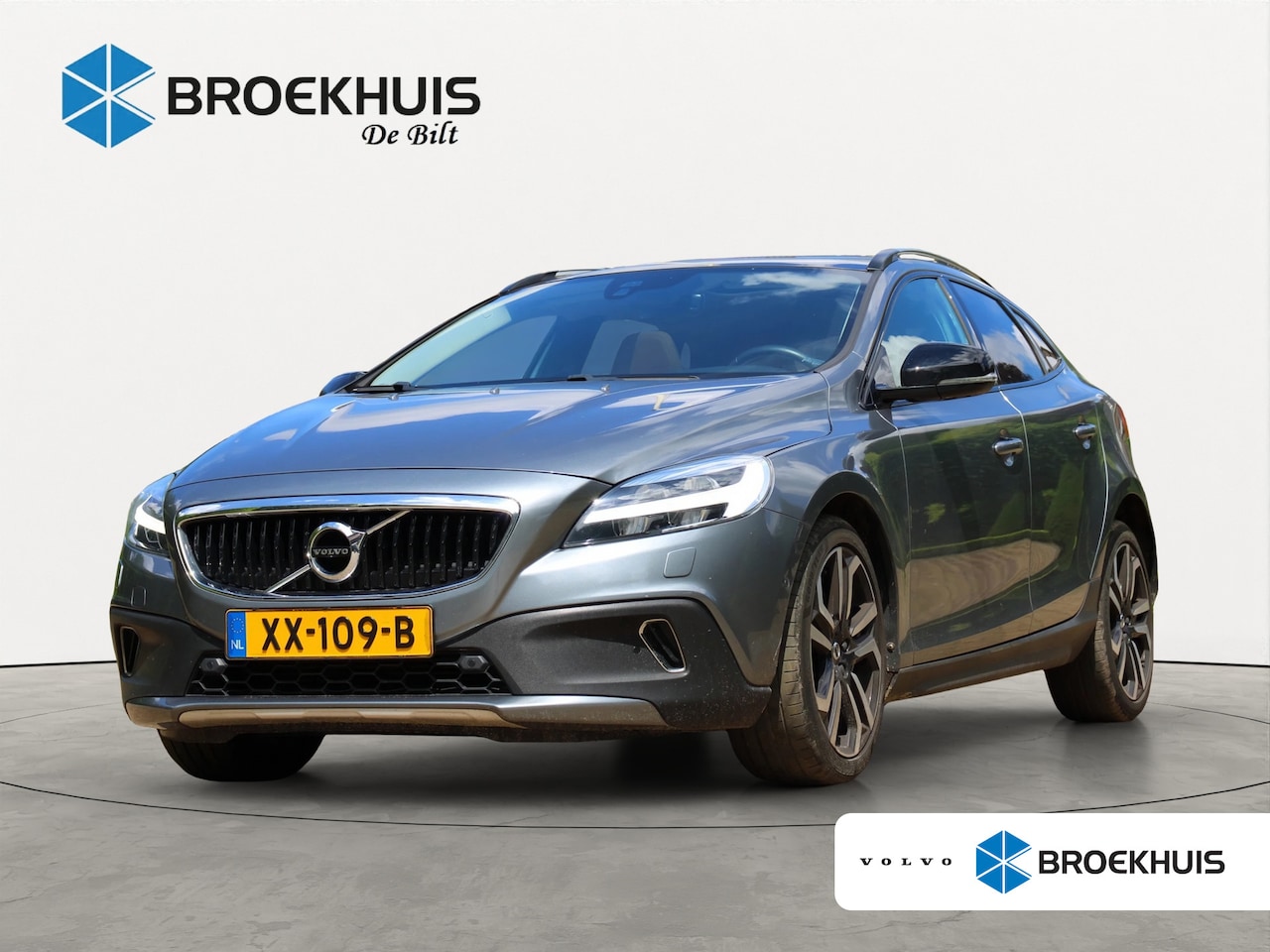 Volvo V40 Cross Country - 1.5 T3 Polar+ Luxury | NL-AUTO! | DEALER OH! | LEDER | PANODAK | CAMERA | PARK SENS V + A - AutoWereld.nl