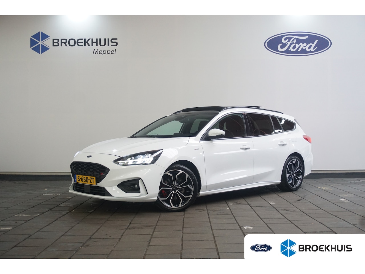 Ford Focus Wagon - 1.5 EcoBoost ST Line X Business Automaat | Trekhaak Wegklapbaar | Panoramadak | Adaptive C - AutoWereld.nl