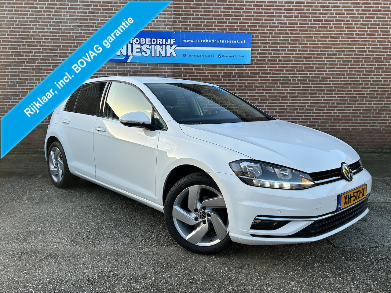 Volkswagen Golf - 1.0 TSI Automaat ACC/PDC/Carplay - AutoWereld.nl