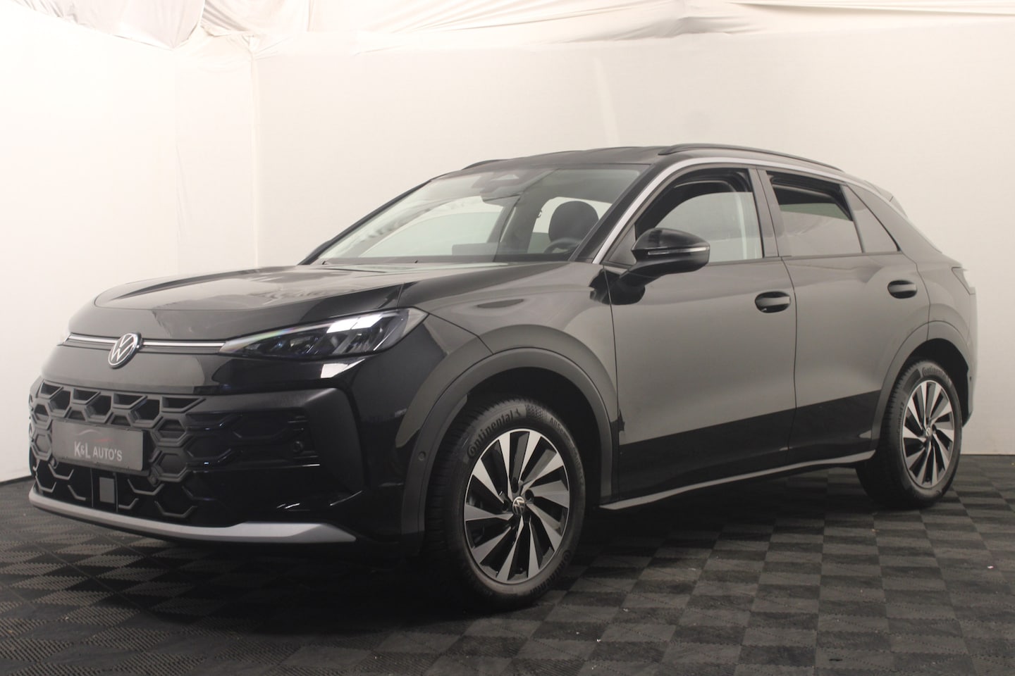 Volkswagen T-Roc - 1.5 eTSI Life - AutoWereld.nl