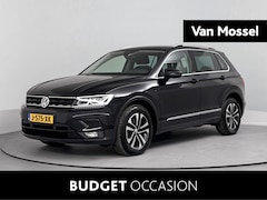 Volkswagen Tiguan - 1.5 TSI ACT Highline Business R Trekhaak | Stoelverwarming | Adaptive Cruise Control | Par