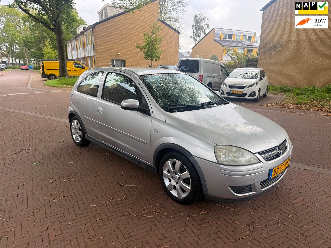 Opel Corsa - AUTOMAAT / Eerste eigenaar / 72.000 NAP / Dealer onderhouden - AutoWereld.nl