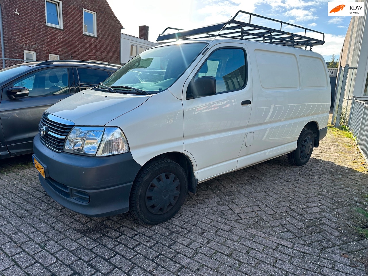 Toyota HiAce - 2.5 D-4D KWB Comfort * 3 zitter * - AutoWereld.nl