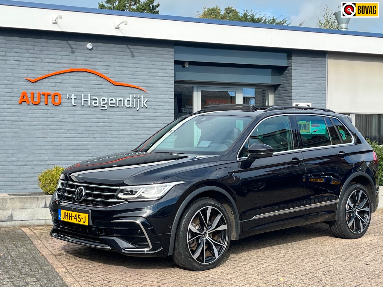 Volkswagen Tiguan - 1.4 TSI eHybrid R-Line pano leder trekh IQ - AutoWereld.nl