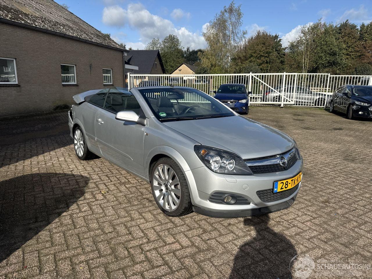Opel Astra TwinTop - 1.8 Cosmo WEINIG KILOMETERS - AutoWereld.nl
