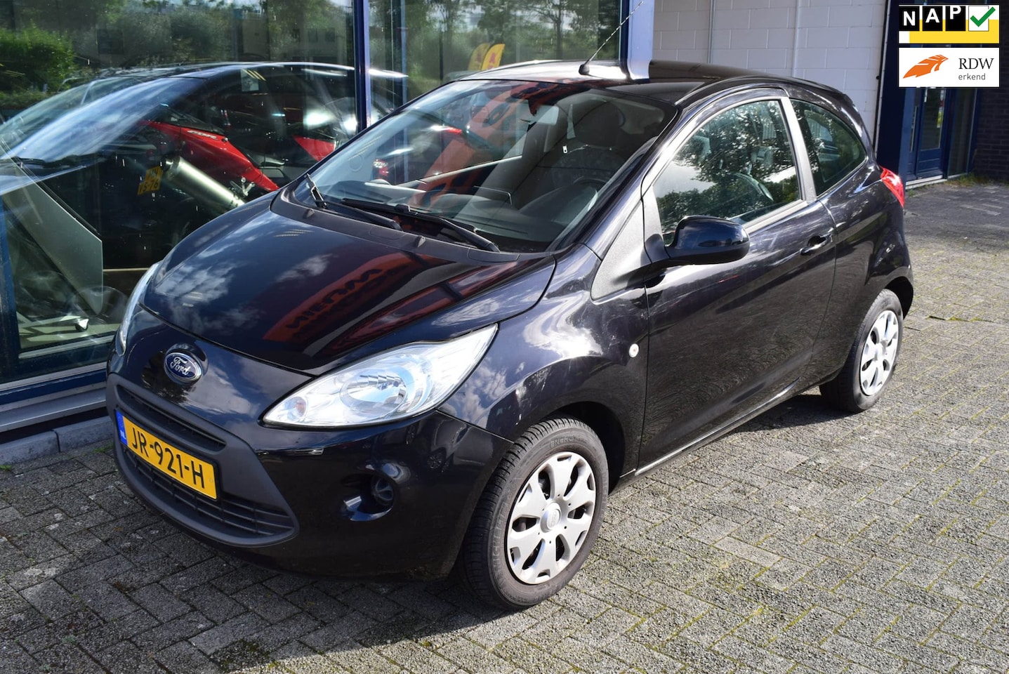 Ford Ka - 1.2 Style start/stop|Airco|Parkeersensoren|Lage KM-stand - AutoWereld.nl