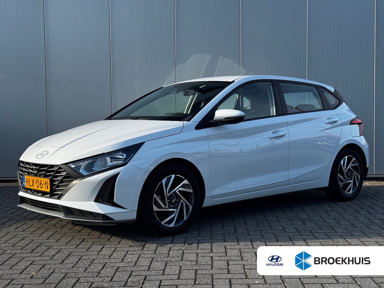 Hyundai i20 - 1.2 MPI 84pk Comfort | Airco | Camera | Carplay | Cruise control | Dodehoek detectie | Nav - AutoWereld.nl