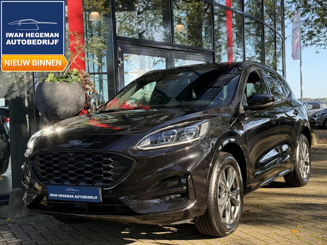 Ford Kuga - 2.5 PHEV ST-Line X | Climate control | PDC + Camera | LM Velgen | Apple Carplay/Android Au - AutoWereld.nl