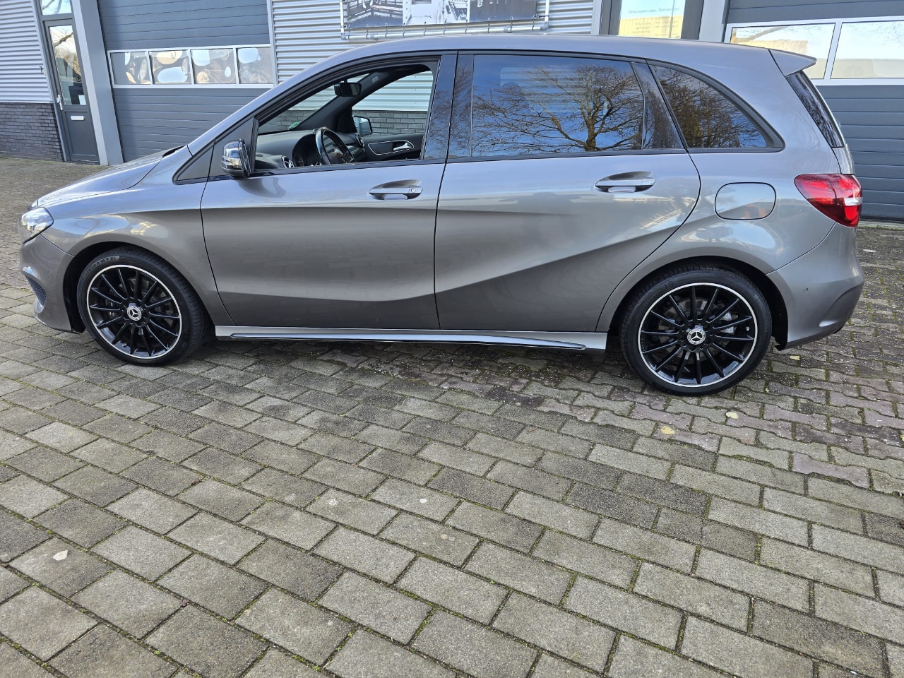 Mercedes-Benz B-klasse - 250 AMG UITVOERING - AutoWereld.nl