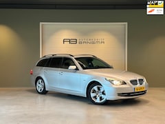 BMW 5-serie Touring - 523i AUTOMAAT BUSINESS LINE EDITION II uitv|CLIMA AIRCO|NAVIGATIE|TREKHAAK|LM-VELGEN|ADAPT