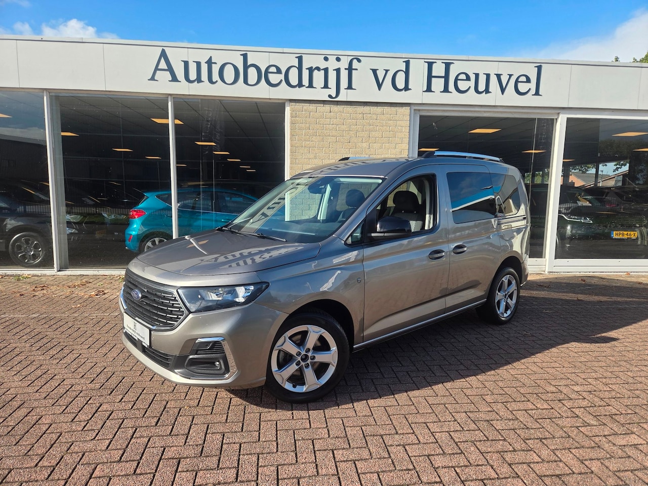 Ford Tourneo Connect - 1.5 Edition *Stoelverwarming*PDV voor+achter*Carplay*Cruise* Rijklaar - AutoWereld.nl