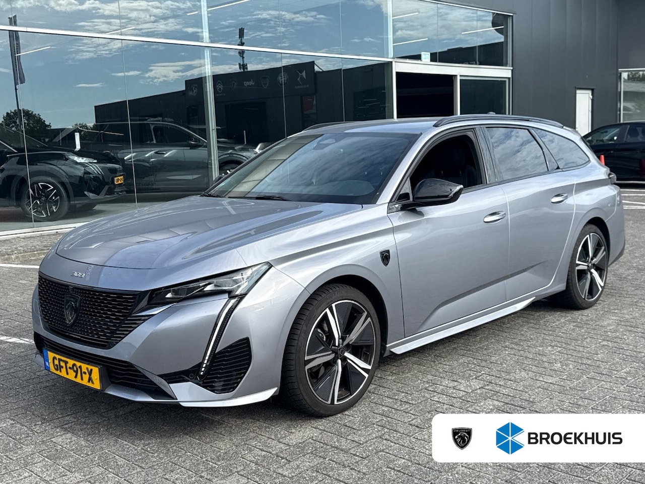 Peugeot 308 - 1.2 PureTech GT Automaat | Carplay | Trekhaak Afneembaar | 360* Graden Camera | PDC V+A | - AutoWereld.nl