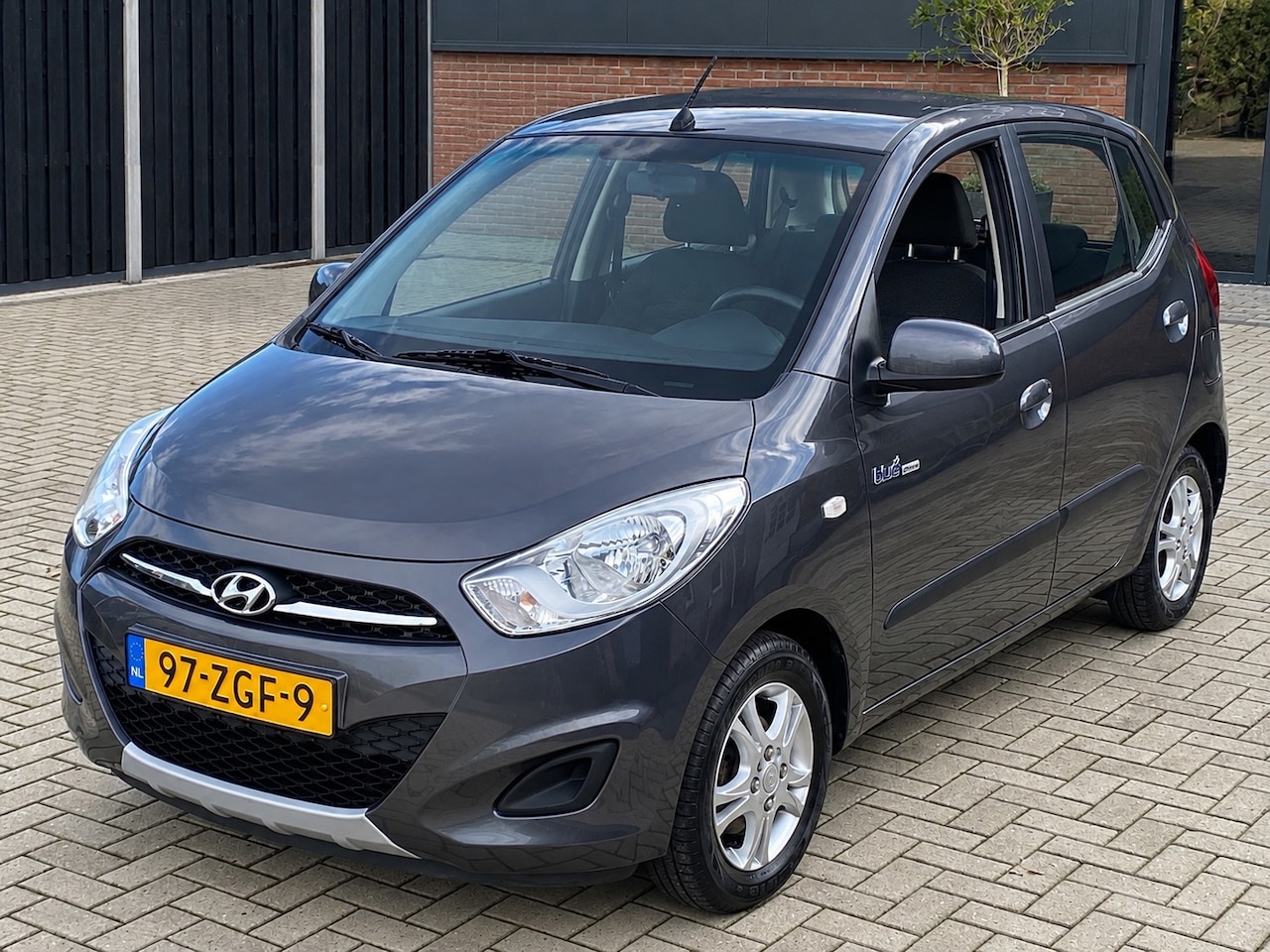 Hyundai i10 - 1.0 Pro NIEUWSTAAT N.A.P. AIRCO ELEKTR PAKKET L.M. VELGEN 5 DEURS - AutoWereld.nl