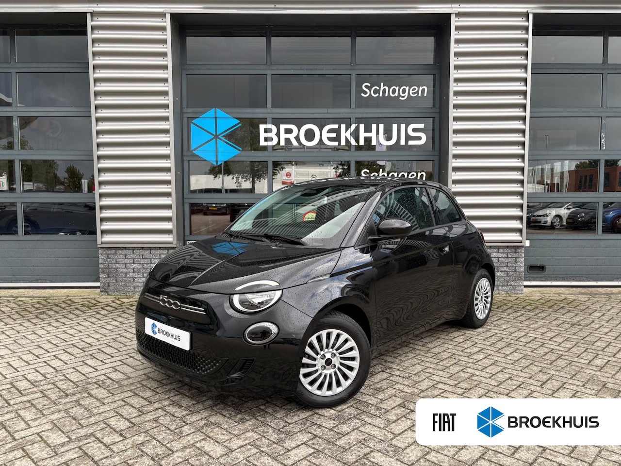 Fiat 500e - Limited 120 pk 42 KWh | Climate control | Cruise control | Apple carplay | - AutoWereld.nl