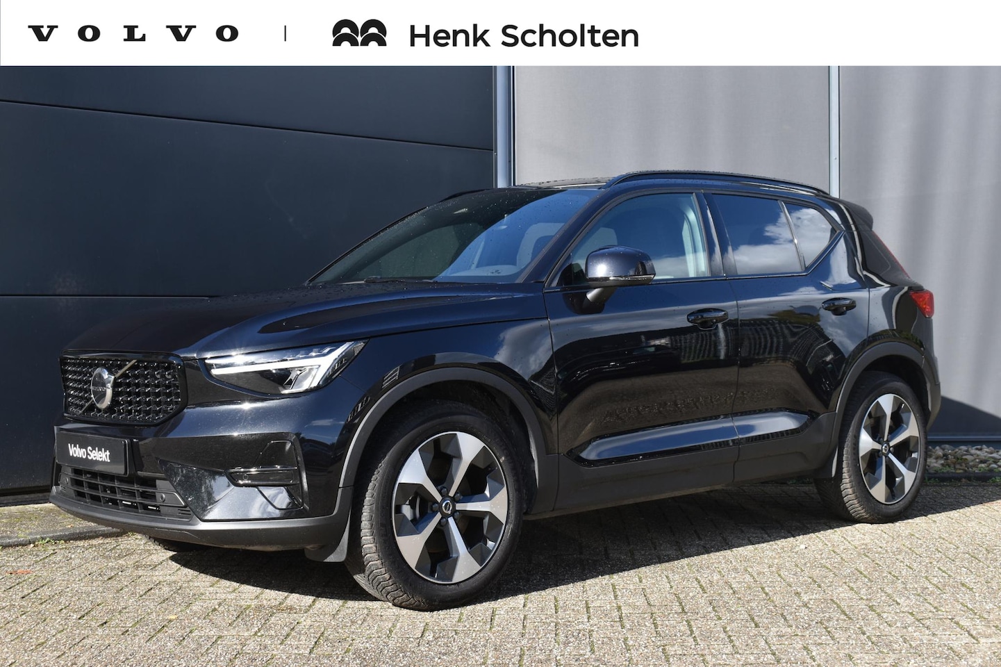 Volvo XC40 - B4 Plus Dark | Trekhaak | Elektrisch verstelbare voorstoelen | Verwarmbare voorstoelen, st - AutoWereld.nl