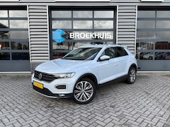 Volkswagen T-Roc - 1.5 TSI 150 pk Sport | Trekhaak | Climatronic | Parkeersensoren | Ledkoplampen |