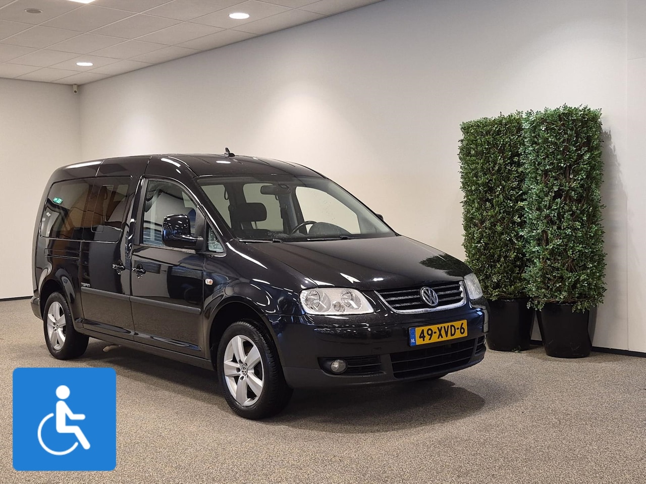 Volkswagen Caddy Maxi - Rolstoelauto 5+1 - AutoWereld.nl