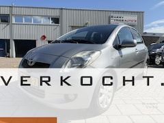 Toyota Yaris - 1.3 VVTi Executive | Lederen Bekleding | Nieuwe Apk |